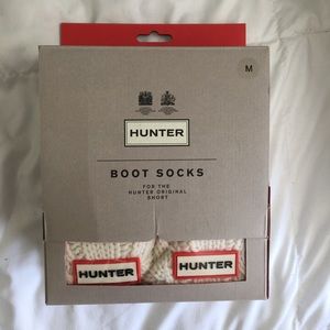 Hunter cream cable knit boot socks